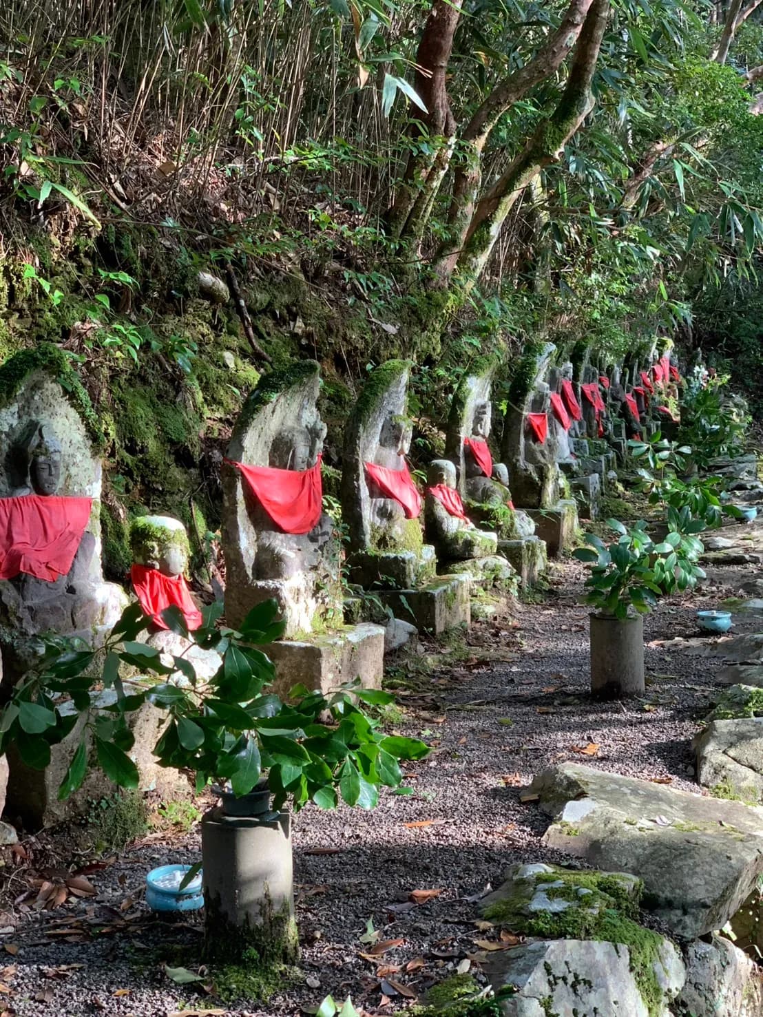 観音山の石仏群